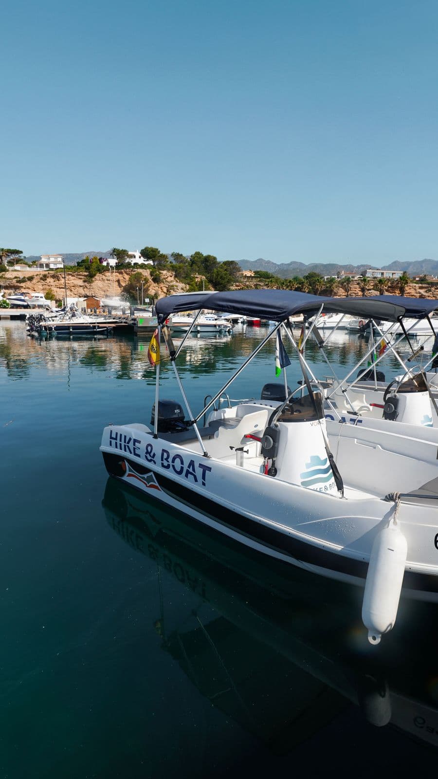 Explora la costa amb barca