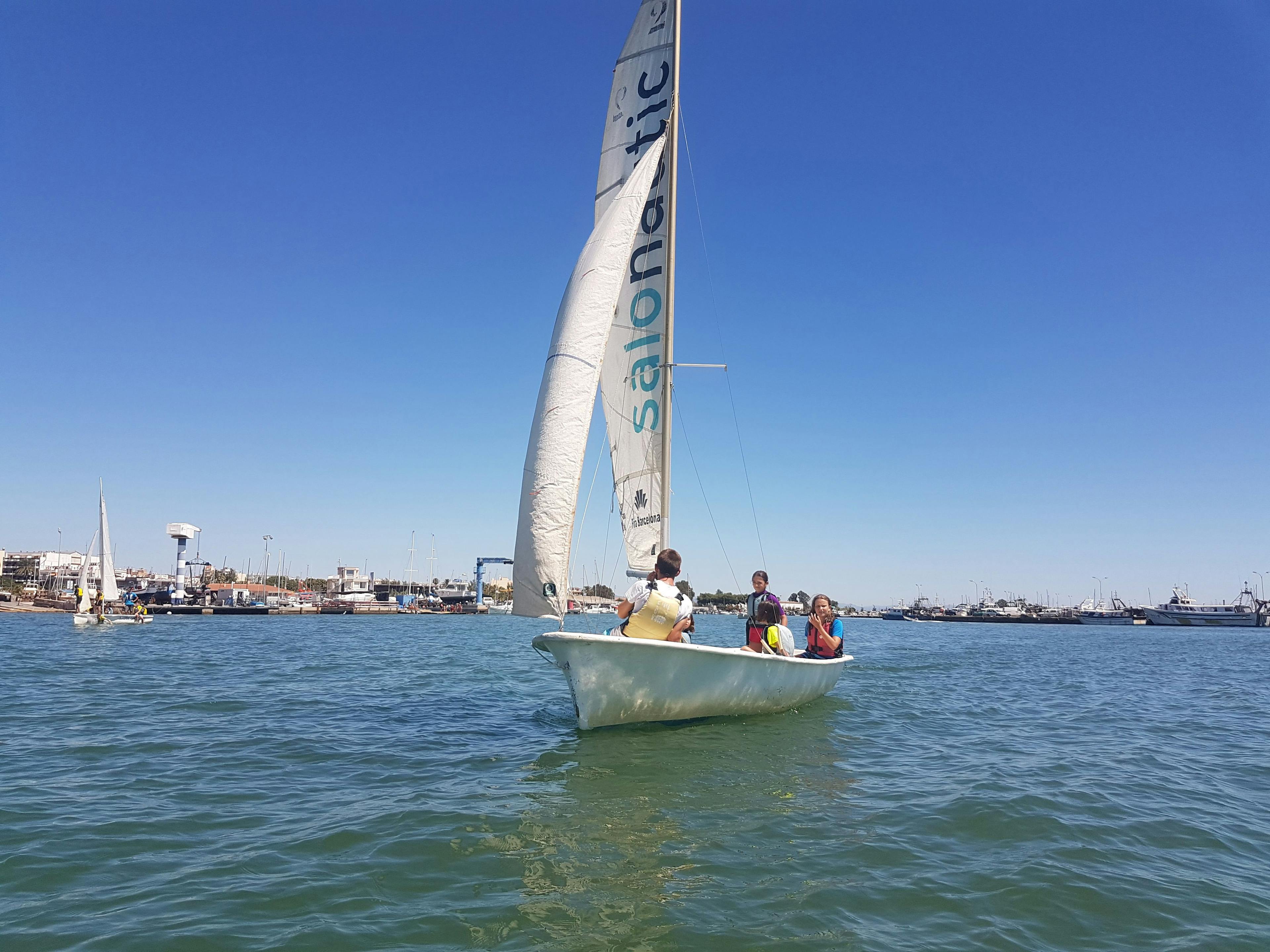 Weekly sailing course (children) - Mesmar