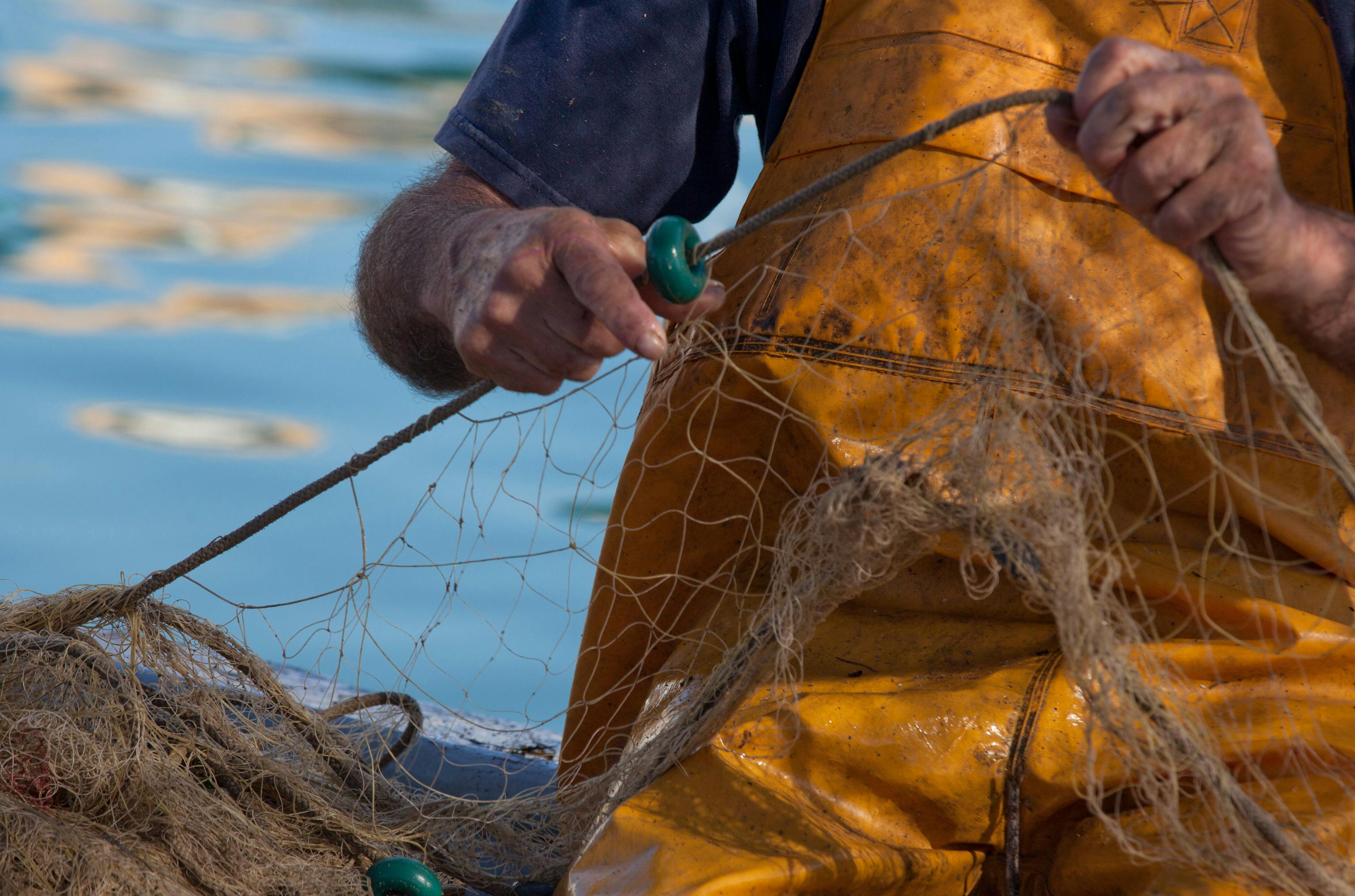 Pescador xarxes - Turisme de l'Ametlla de Mar.jpg