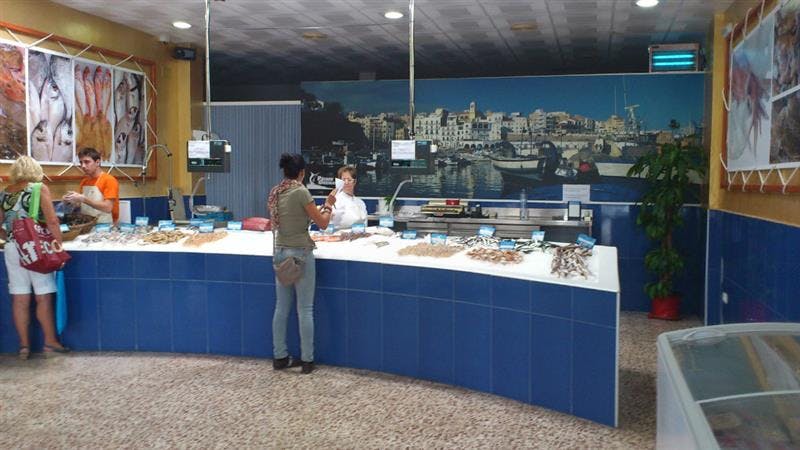 Fish shop Guzman